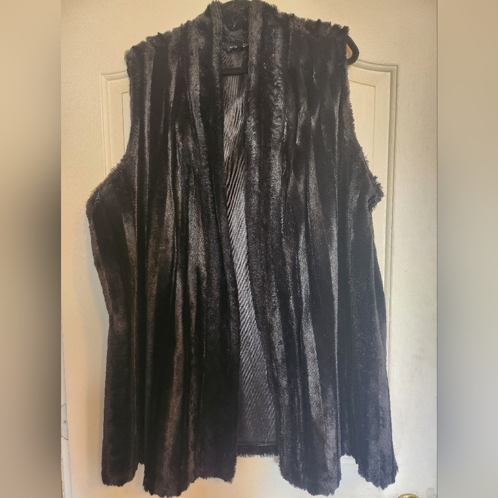 Faux fur vest size 3x